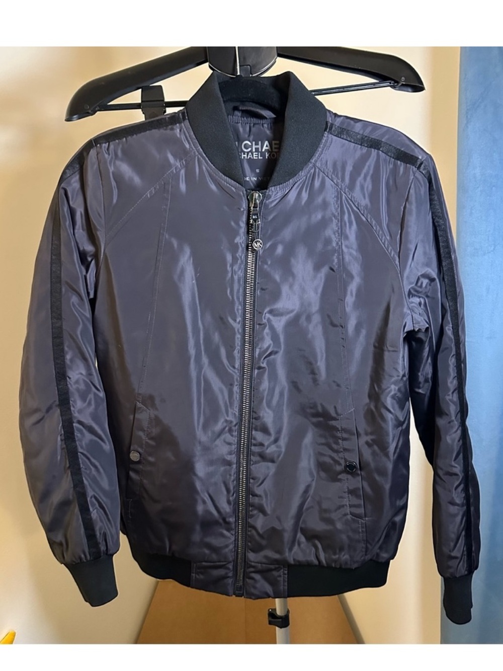 MICHAEL Michael Kors Lightweight Lined Bomber Jacket in Grey/Black